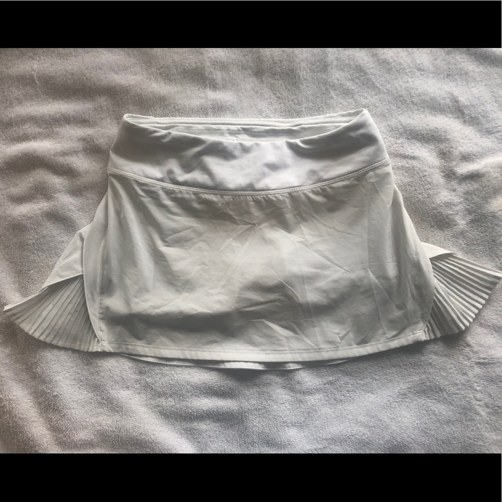 Lululemon Play Off the Pleats Mid Rise Skirt